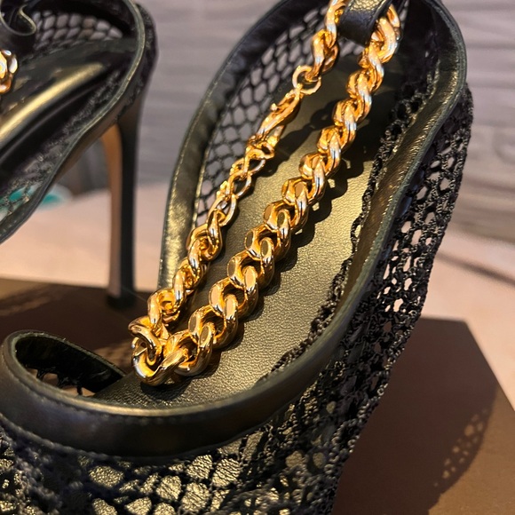 Bottega Veneta mesh chain link pumps
Box & dust bag included! - Picture 11 of 16